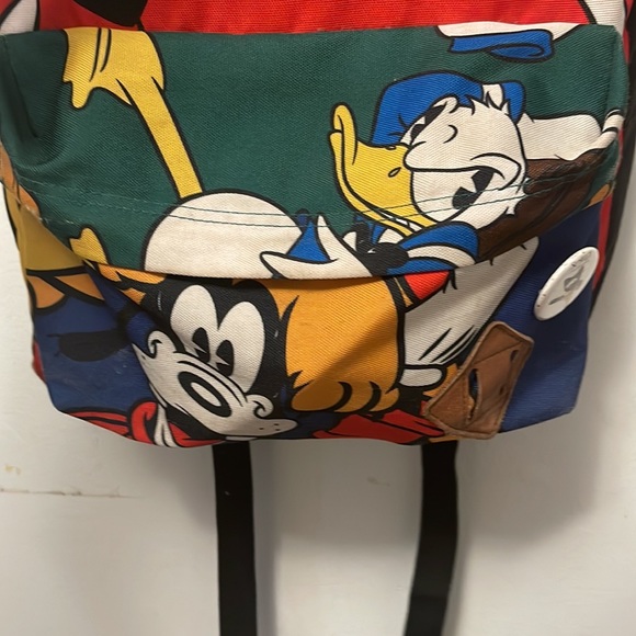 Disney Mickey Mouse & Friends Collaboration with Vans Old Schools - Picture 6 of 7